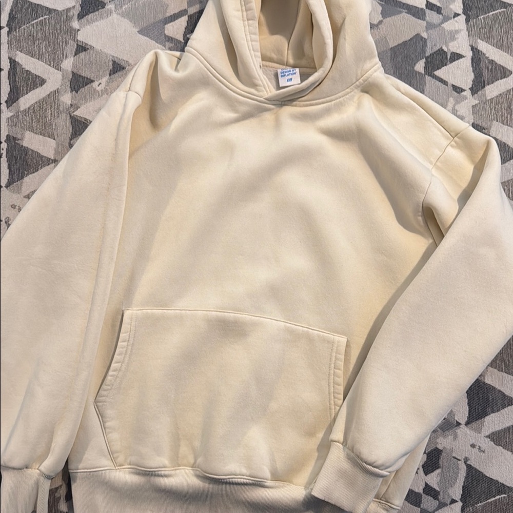 Cream Sweatshirt with Ribbed Cuffs and Hood